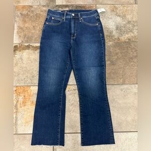 NWT Gap Kickfit Highrise Size 28